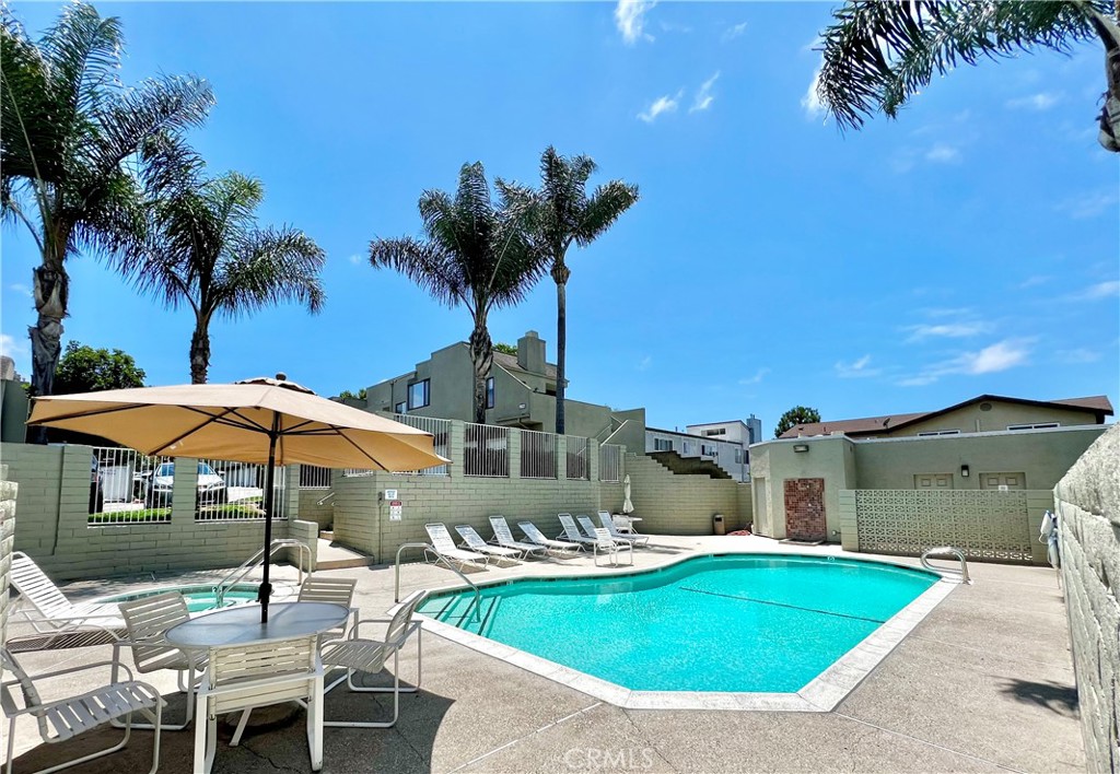 17641 Sergio Circle Unit 203 Huntington Beach CA 92647 Compass