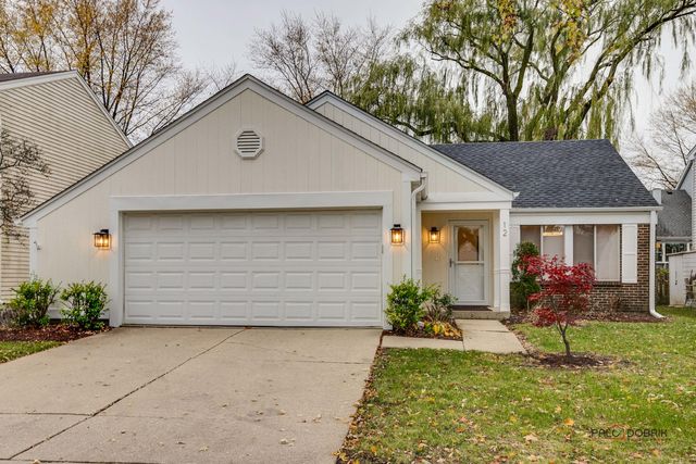 $2,975 | 12 Manchester Lane | Vernon Hills