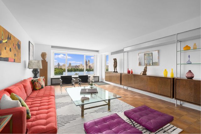 $6,995,000 | 1050 5th Avenue, Unit 17D | Upper East Side