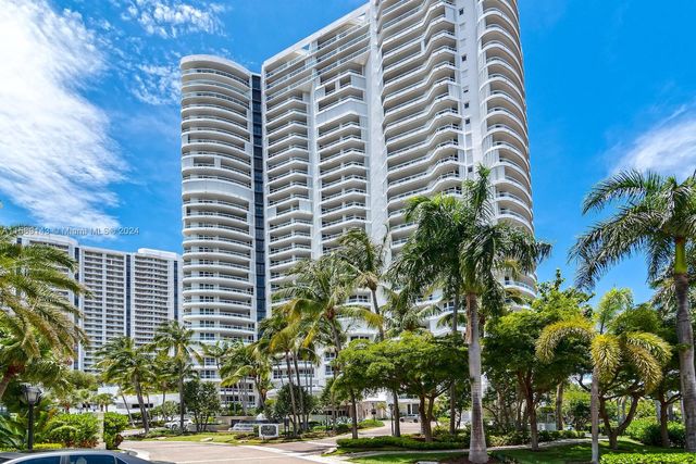 $1,398,000 | 21050 Northeast 38th Avenue, Unit 305 | The Waterways