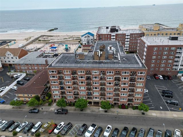 $339,000 | 740 East Broadway, Unit 6K | East End South