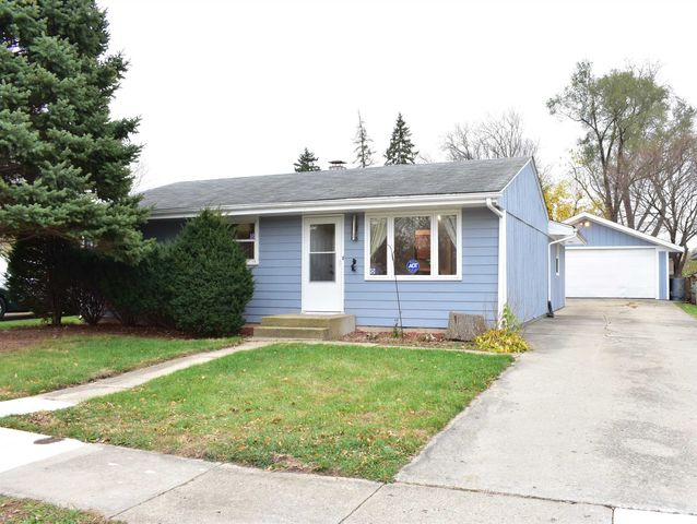 $179,900 | 2015 Maple Avenue | Loves Park