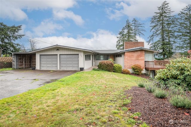 $519,000 | 2361 East Lynnwood Drive | Columbia Heights East