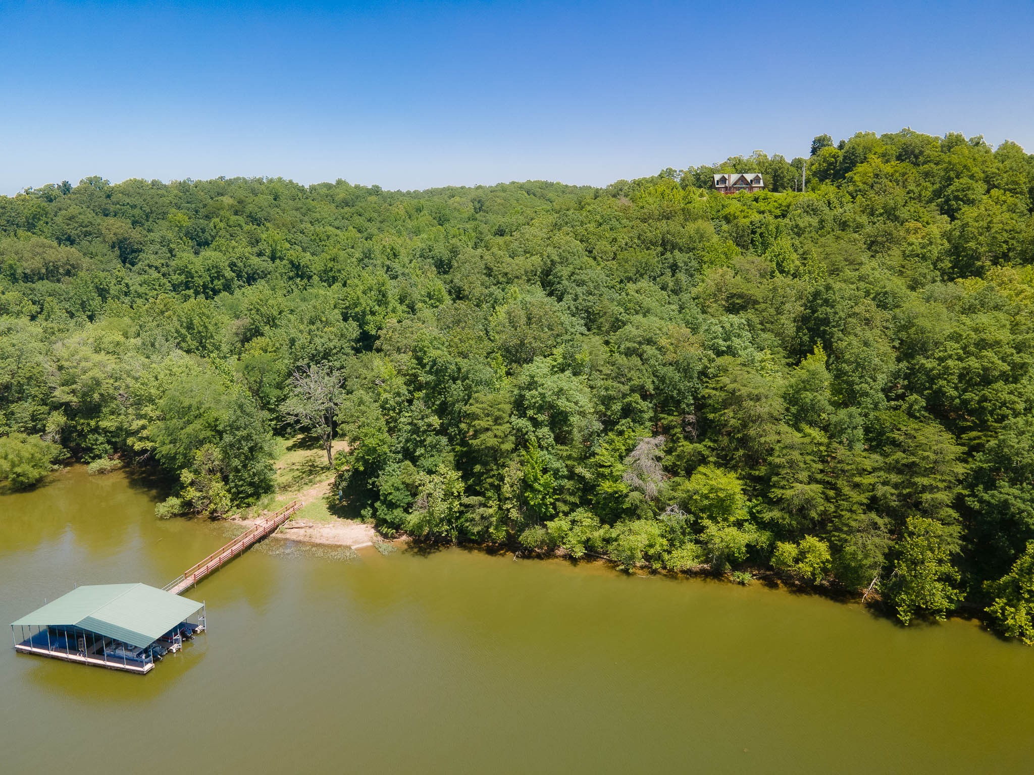 a view of a lake from a yard