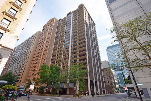 $2,950 | 201 East Chestnut Street, Unit 23E | Near North Side