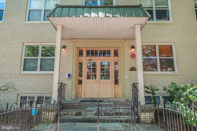 $538,999 | 1300 Taylor Street Northwest, Unit 103 | Columbia Heights