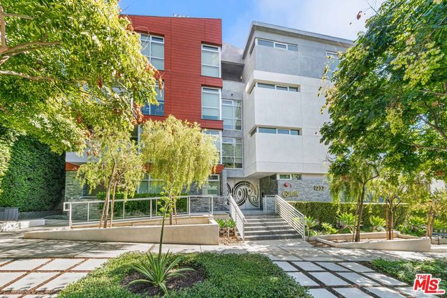 $5,447 | 1232 North Kings Road, Unit 102 | West Hollywood Vicinity