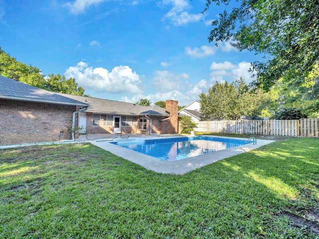 $575,000 | 327 Ruckel Drive | Rocky Bayou