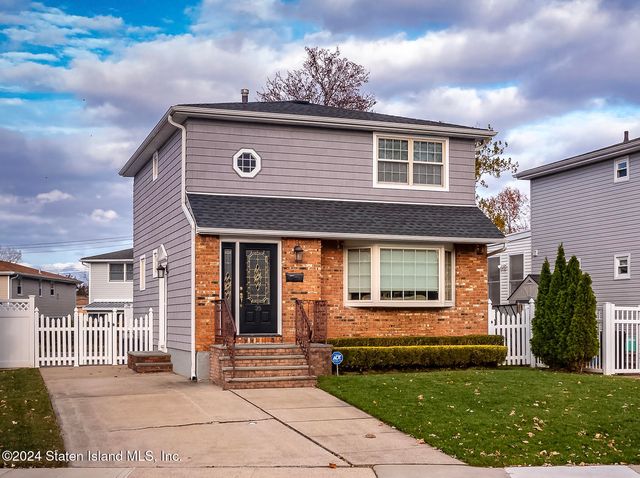 $925,000 | 35 Ely Avenue | Annadale