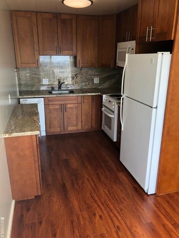 $3,100 | 587 Burnett Avenue, Unit 1 | Twin Peaks