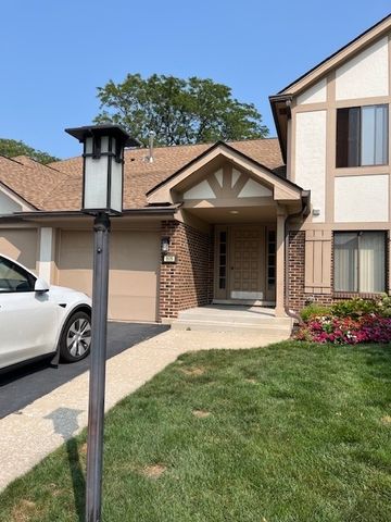 $2,150 | 826 Thornton Court, Unit 1B | Schaumburg