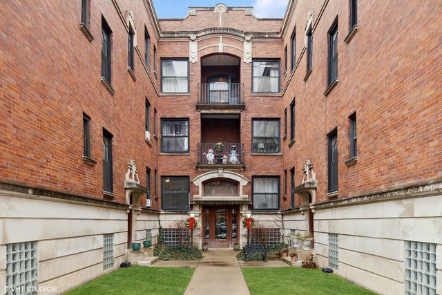 $350,000 | 1208 West Waveland Avenue, Unit 3 | Wrigleyville