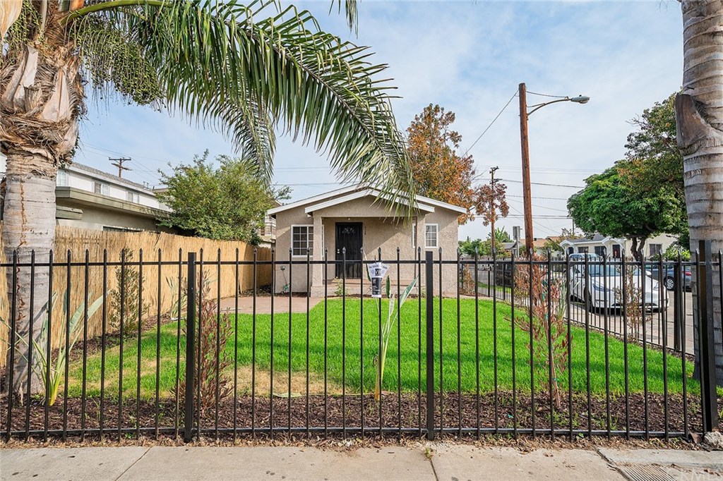 8230 Compton Avenue, Los Angeles, CA 90001 | Compass