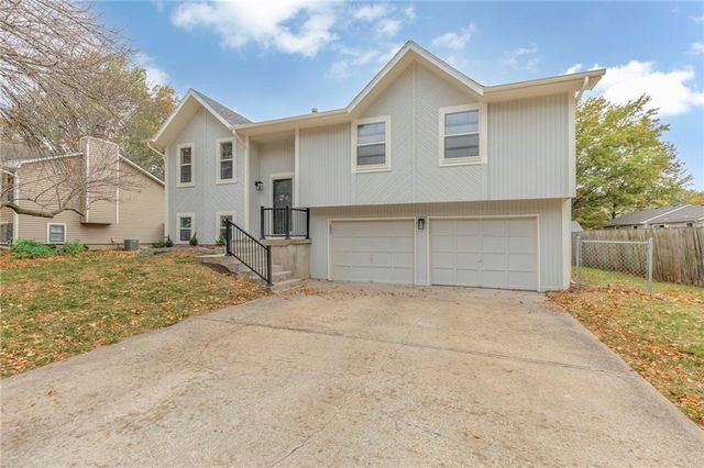 $345,900 | 15106 South Blackfoot Drive | Olathe