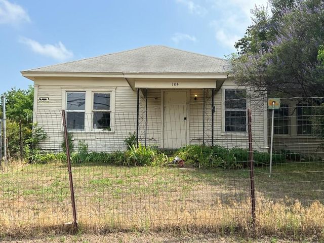 $525,000 | 104 East Daugherty Street | Denton