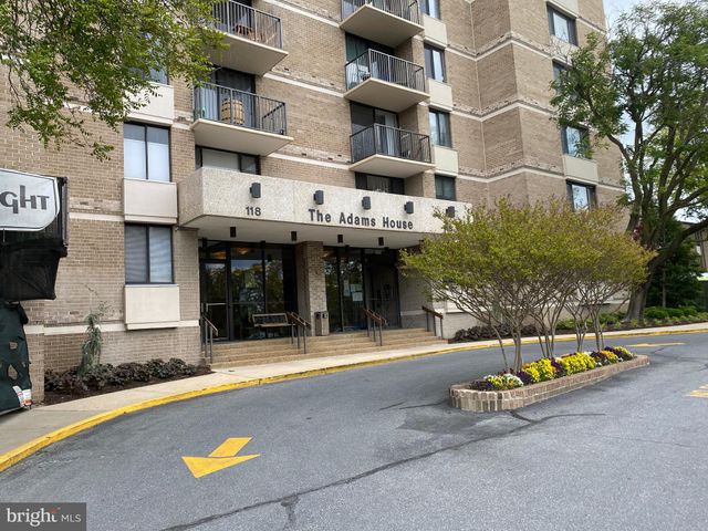 $1,700 | 118 Monroe Street, Unit 301 | Central Rockville