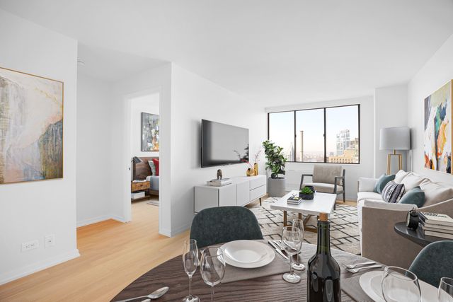 $4,350 | 124 West 60th Street, Unit 18G | Upper West Side