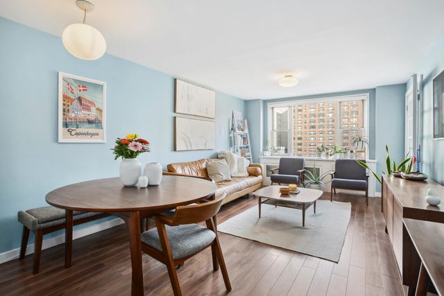 $549,000 | 435 East 77th Street, Unit 10G | Upper East Side