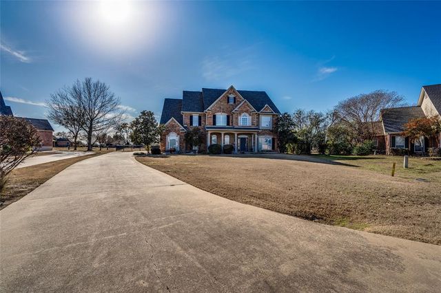 $699,000 | 675 Brookglen Court | Waxahachie