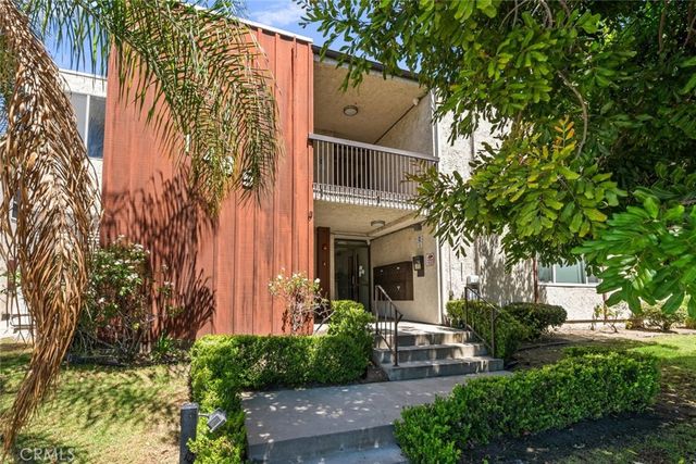 $549,000 | 1485 East Wilson Avenue, Unit W | South Glendale