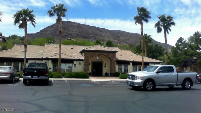 $1,275 | 231 West Horizon Ridge Parkway, Unit 822 | Big Horn Black Mountain Condominiums