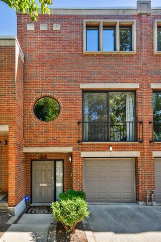 $749,900 | 3029 North Greenview Avenue, Unit B | Lake View