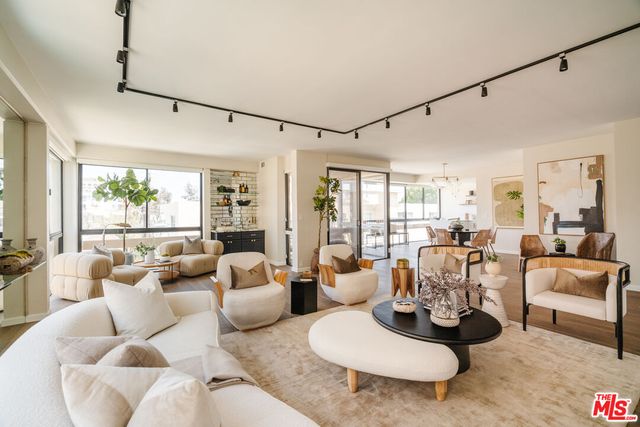 $1,785,000 | 318 North Maple Drive, Unit 408 | Beverly Hills