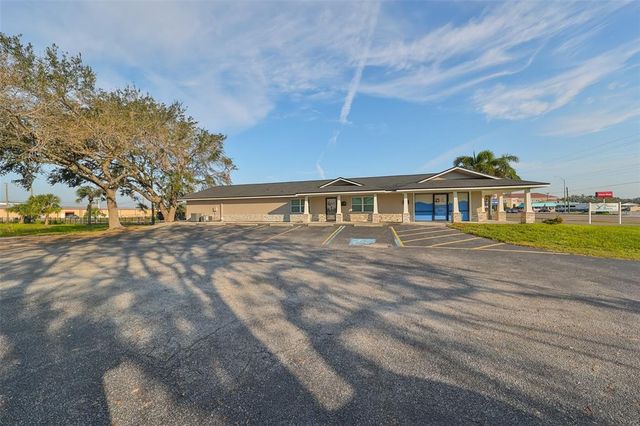 $3,200 | 906 North U.S. Highway 41, Unit B | Ruskin