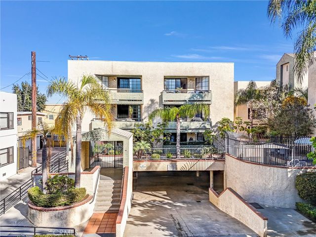 $480,000 | 1237 East 6th Street, Unit 107 | Alamitos Beach