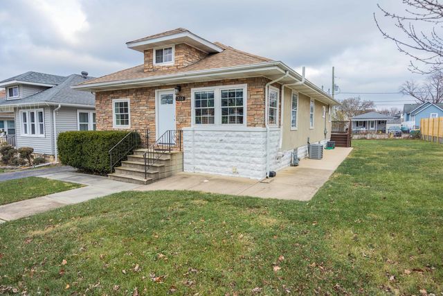 $299,900 | 710 Vine Street | Joliet