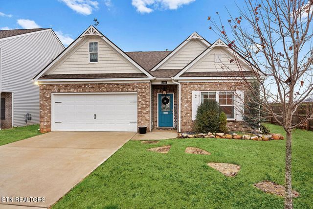 $434,900 | 240 Cedar Park Drive | Loudon