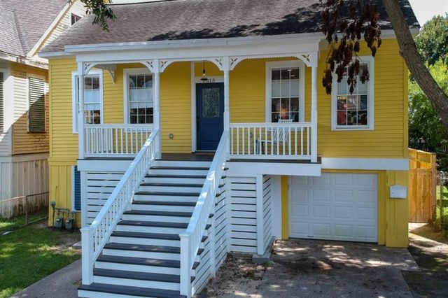 $420,000 | 2015 Avenue L | Lost Bayou Historic District