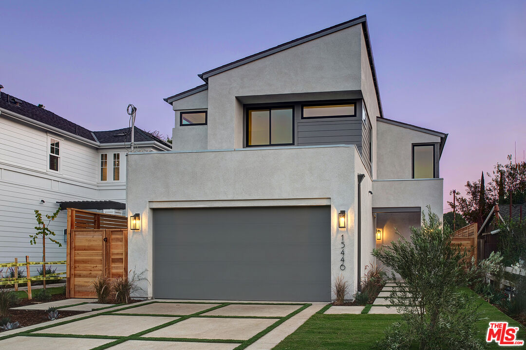 a house view with a outdoor space