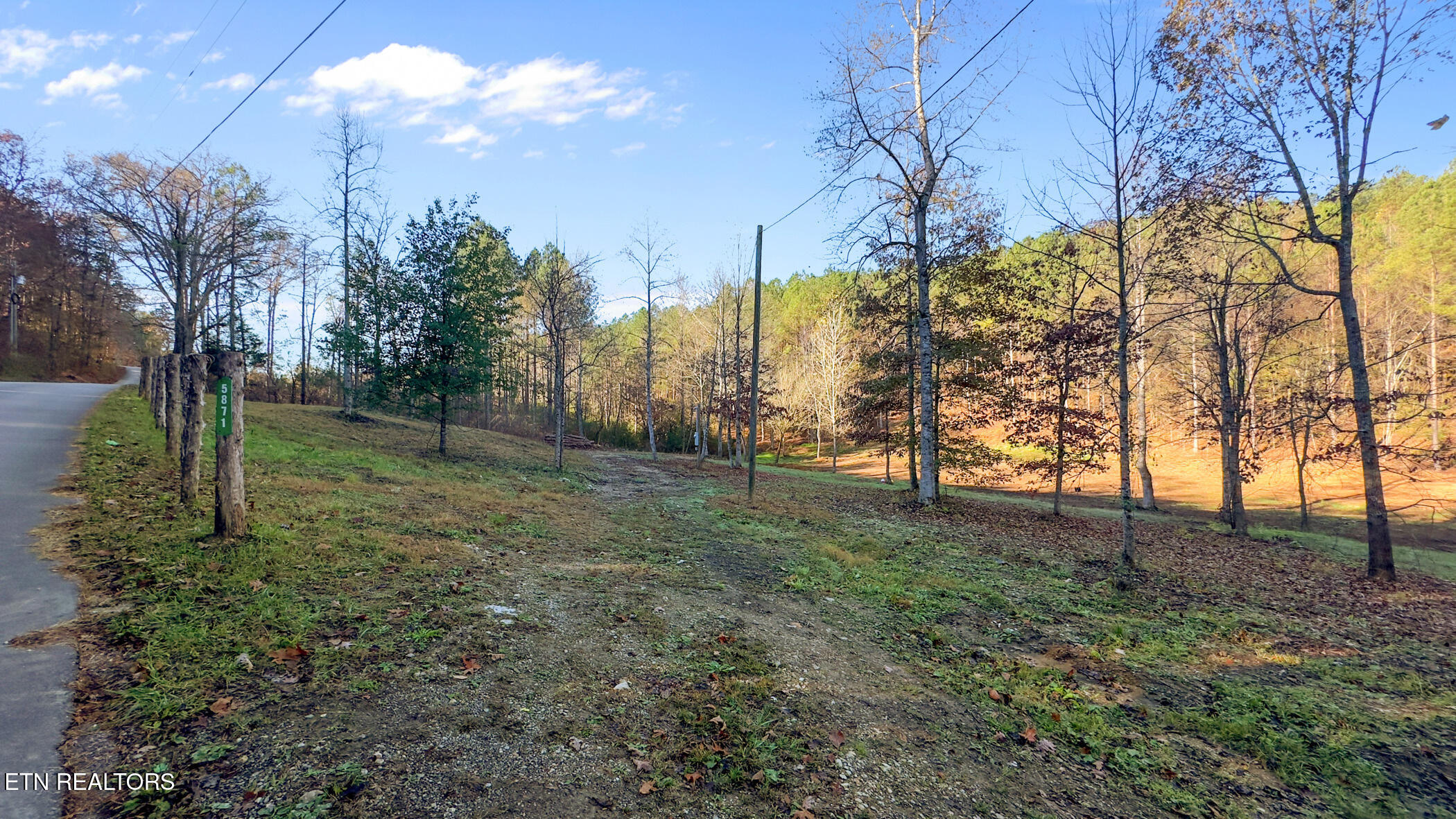 5.07 acres in Roane County!