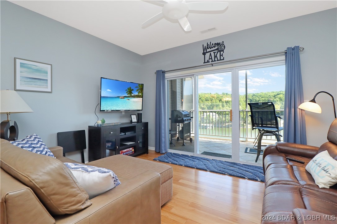 Large living room with lakeview.