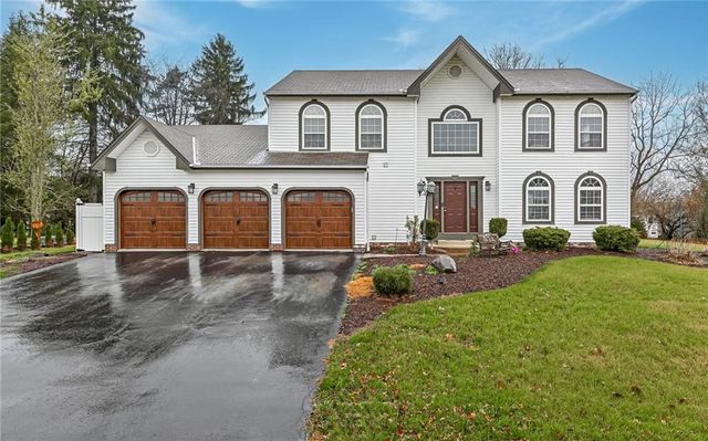 $550,000 | 128 Shady Oak Drive | Cranberry Township