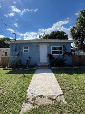 $2,000 | 613 Northwest 15th Avenue, Unit 1 | Old Collier