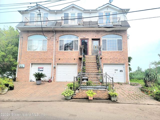 $699,900 | 753 Quincy Avenue | Midland Beach