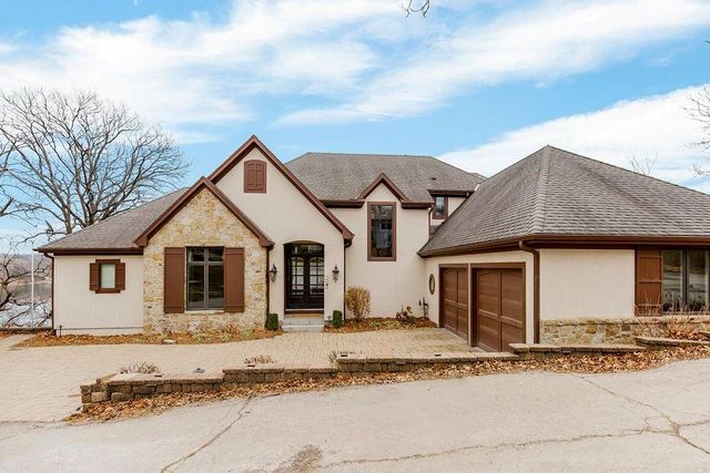 $1,900,000 | 144 Lakeshore Drive South | Shawnee Mission