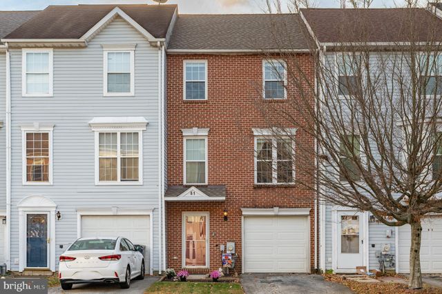 $275,000 | 61 Buttonbush Court | Southwest Newark