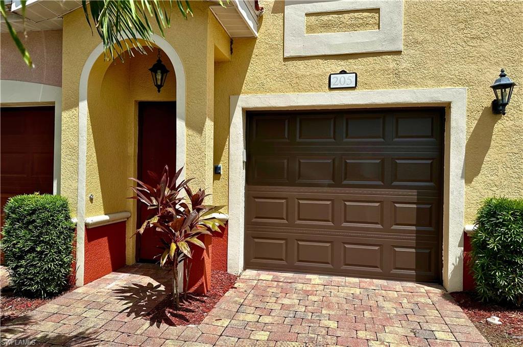 a view of entryway with a front door