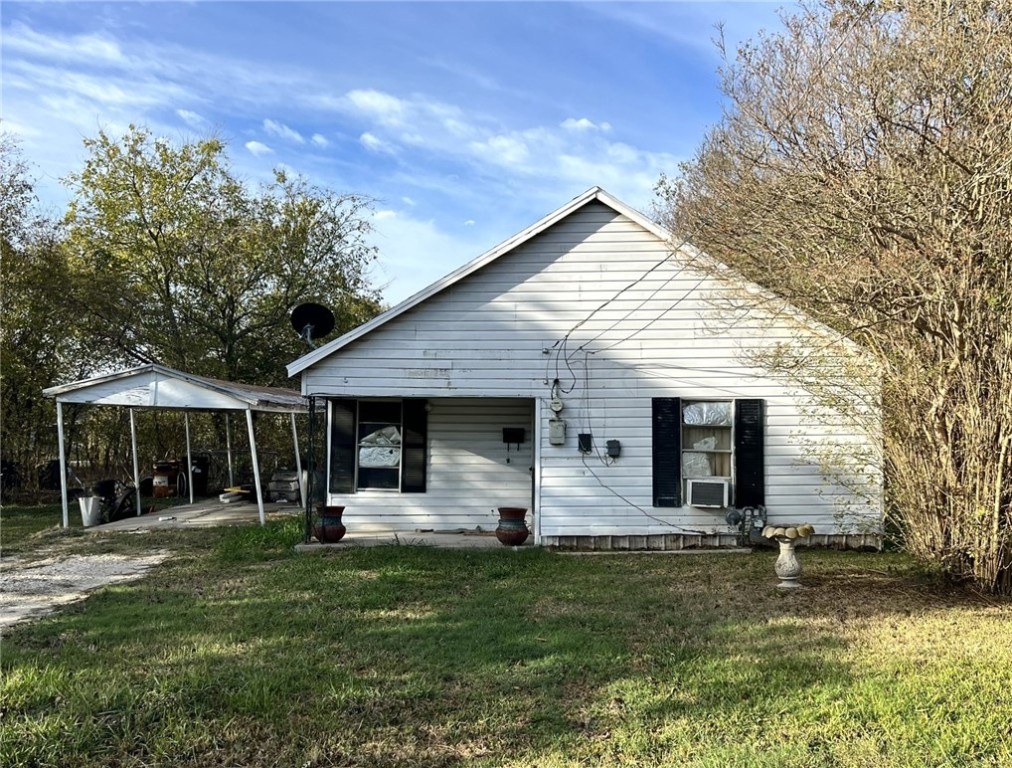 a front view of house with yard