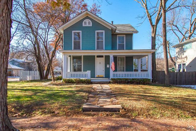 $425,000 | 1645 Massachusetts Street | Lawrence