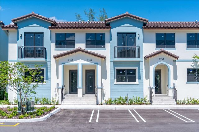 $459,500 | 6155 Southwest 36th Court, Unit 26 | Miramar Isles