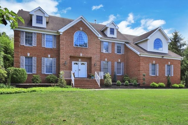 $1,399,900 | 11 Hills Drive | Montgomery Township - Somerset County