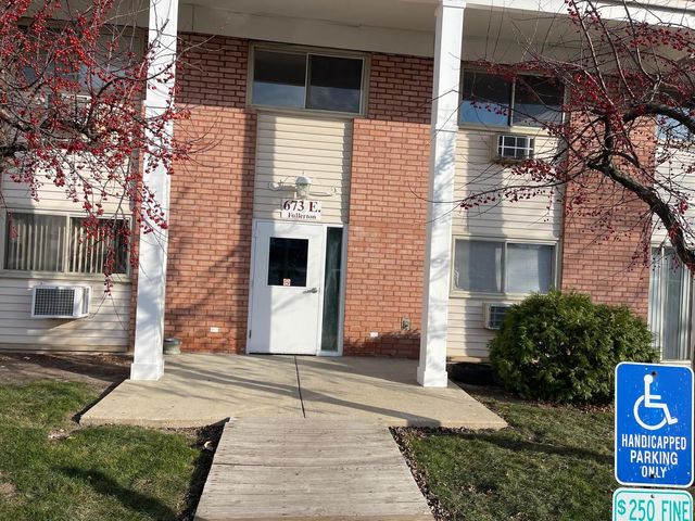 $160,000 | 673 East Fullerton Avenue, Unit 8203 | Glendale Heights