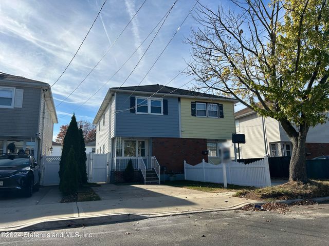 $749,000 | 32 Xenia Street | Dongan Hills