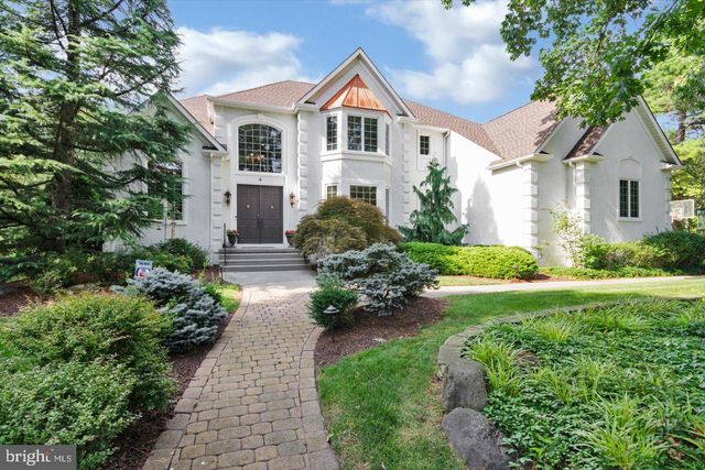 $975,000 | 4 Pembroke Drive | Voorhees