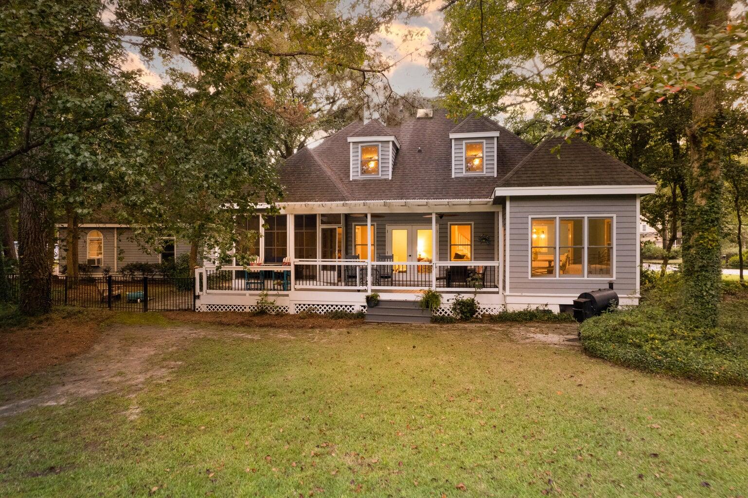 5199 Stablegate Twilight Porch