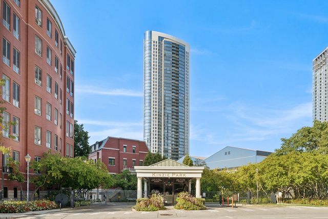 $1,100,000 | 501 North Clinton Street, Unit 3302 | Kinzie Park Tower